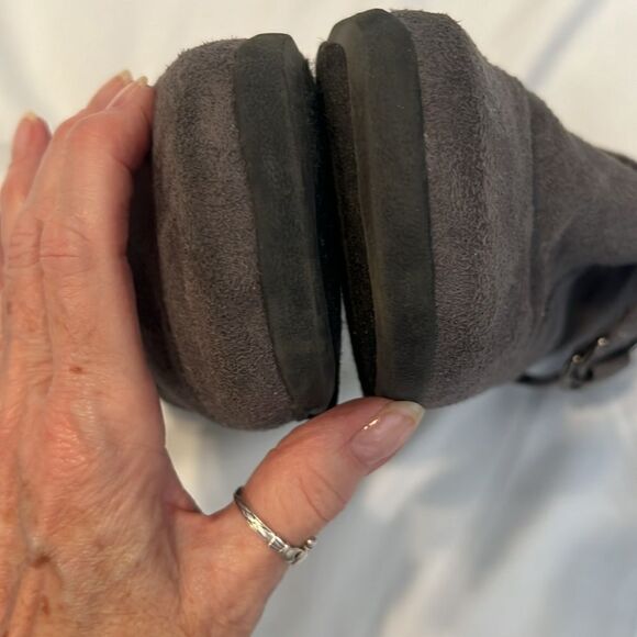 Shiekh sz9 grey comfy faux suede “Savannah” side zip strappy boots EUC No box - Picture 4 of 13